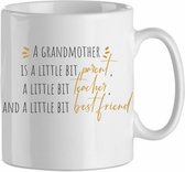 A grandmother: a little bit parent, a little bit teacher, a little bit best friend' blauw/groen| Oma| Grandma| Cadeau| cadeau voor haar | Beker 31 CL