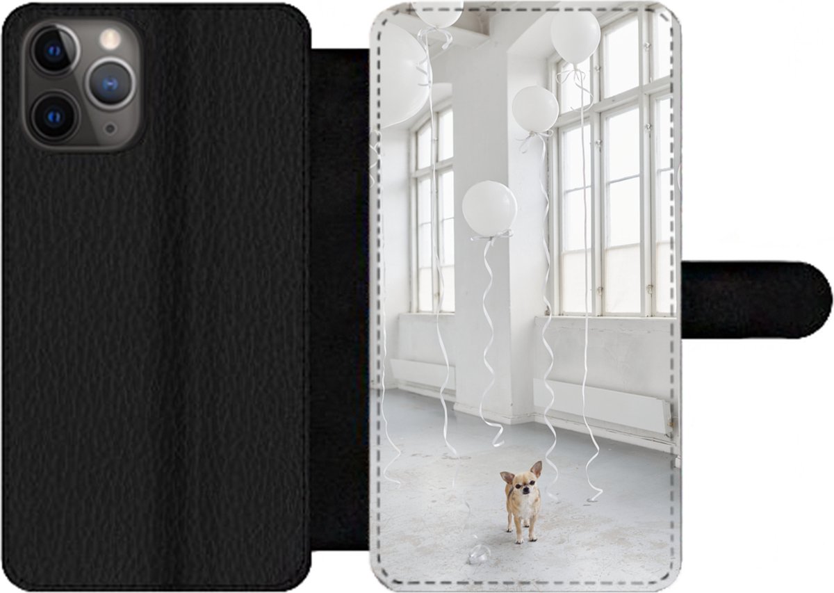 Telefoonhoesje Geschikt voor iPhone 11 Pro Max telefoonhoesje - Hond - Wit - Ballon - Met vakjes - Wallet case met magneetsluiting