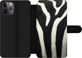 Bookcase Geschikt voor iPhone 11 Pro Max telefoonhoesje - Dierenprint - Zebra - Zwart - Wit - Met vakjes - Wallet case met magneetsluiting