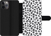 Bookcase Geschikt voor iPhone 11 Pro telefoonhoesje - Panterprint - Grijs - Abstract - Met vakjes - Wallet case met magneetsluiting