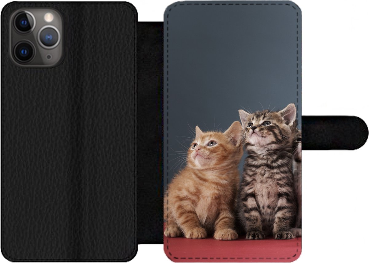Telefoonhoesje Geschikt voor iPhone 11 Pro telefoonhoesje - Kittens - Blauw - Roze - Meisjes - Kinderen - Jongens - Kind - Met vakjes - Wallet case met magneetsluiting