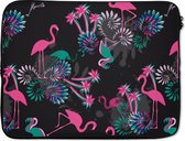 Laptophoes 17 inch - Flamingo - Patroon - Roze - Jungle - Laptop sleeve - Binnenmaat 42,5x30 cm - Zwarte achterkant