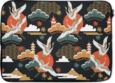 Laptophoes 14 inch - Kraanvogel - Wolken - Japan - Patroon - Laptop sleeve - Binnenmaat 34x23,5 cm - Zwarte achterkant