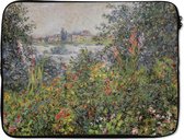 Laptophoes 15.6 inch - Bloemen bij Vetheuil - Schilderij van Claude Monet - Laptop sleeve - Binnenmaat 39,5x29,5 cm - Zwarte achterkant