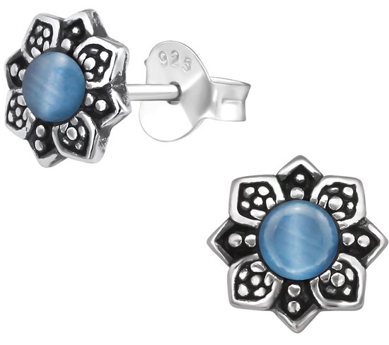 Joy|S - Zilveren bloem oorbellen - 7 mm - blauw chalcedony - massief - Bali oorknoppen