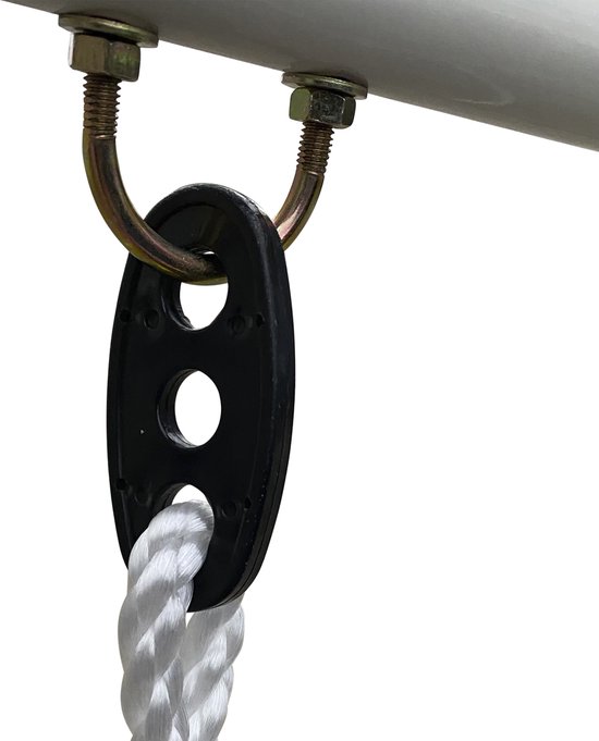 Goujon en U avec écrous à travers un tube blanc, avec un œillet ovale noir auquel est attaché un cordon blanc.