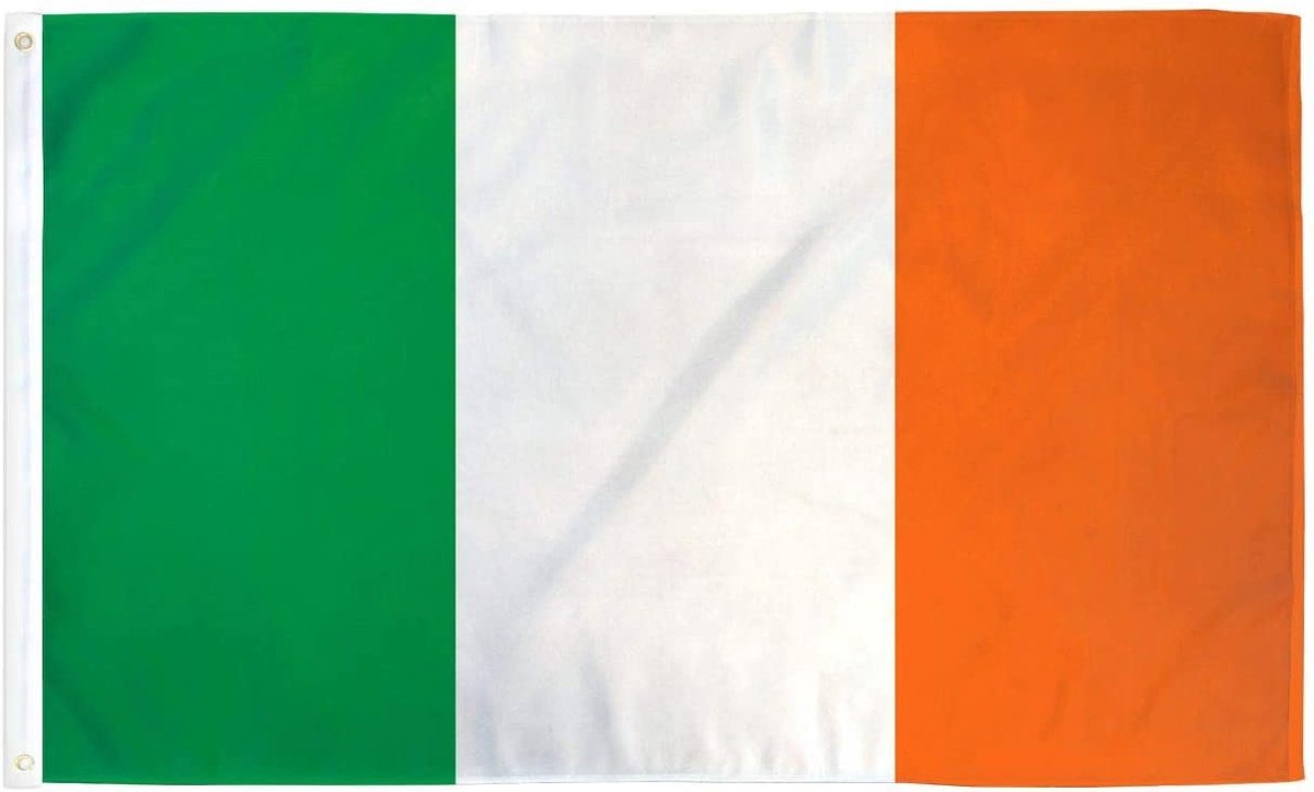 Senvi Printwear - Flag Ireland - Grote Ierland vlag - Gemaakt Van 100% Polyester - UV & Weerbestendig - Met Versterkte Mastrand - Messing Ogen - 90x150 CM - Fair Working Conditions