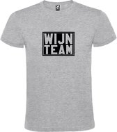 Grijs T shirt met print van " Wijn Team " print Zwart size XXL