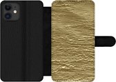 Bookcase Geschikt voor iPhone 11 telefoonhoesje - Goud - Verf - Abstract - Met vakjes - Wallet case met magneetsluiting