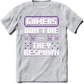 Gamers don't die pixel T-shirt | Paars | Gaming kleding | Grappig game verjaardag cadeau shirt Heren – Dames – Unisex | - Licht Grijs - Gemaleerd - L