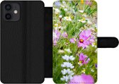 Bookcase Geschikt voor iPhone 12 telefoonhoesje - Bloemen - Natuur - Groen - Gras - Paars - Wit - Met vakjes - Wallet case met magneetsluiting