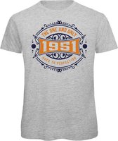 1951 The One And Only | Feest Kado T-Shirt Heren - Dames | Donker Blauw - Goud | Perfect Verjaardag Cadeau Shirt | Grappige Spreuken - Zinnen - Teksten | Maat M