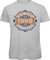 1966 The One And Only | Feest Kado T-Shirt Heren - Dames | Donker Blauw - Goud | Perfect Verjaardag Cadeau Shirt | Grappige Spreuken - Zinnen - Teksten | Maat M
