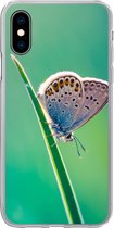 Geschikt voor iPhone X hoesje - Vlinder - Gras - Licht - Siliconen Telefoonhoesje