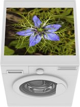 Wasmachine beschermer mat - Een paarsblauwe nigella plant - Breedte 55 cm x hoogte 45 cm