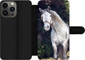 Bookcase Convient pour étui de téléphone iPhone 13 Pro Max - Cheval - Licol - Naturel - Avec compartiments - Étui portefeuille avec fermeture magnétique