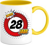28 Jaar Verkeersbord Mok met tekst | Grappig Verjaardag Beker Cadeau | Bedrukte Koffie en Thee Mokken | Zwart | 330 ML