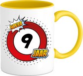 9 Jaar Verkeersbord Mok met tekst | Grappig Verjaardag Beker Cadeau | Bedrukte Koffie en Thee Mokken | Zwart | 330 ML