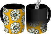 Magische Mok - Foto op Warmte Mokken - Koffiemok - Boho - Patronen - Bloem - Geel - Magic Mok - Beker - 350 ML - Theemok