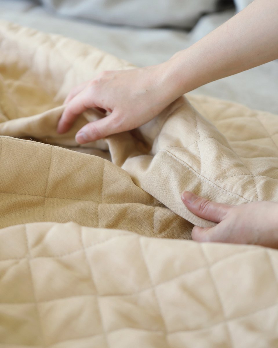 VANLINNEN Quilted linen duvet in beige