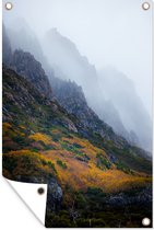 Tuindecoratie Mist over Cradle Mountain - 40x60 cm - Tuinposter - Tuindoek - Buitenposter