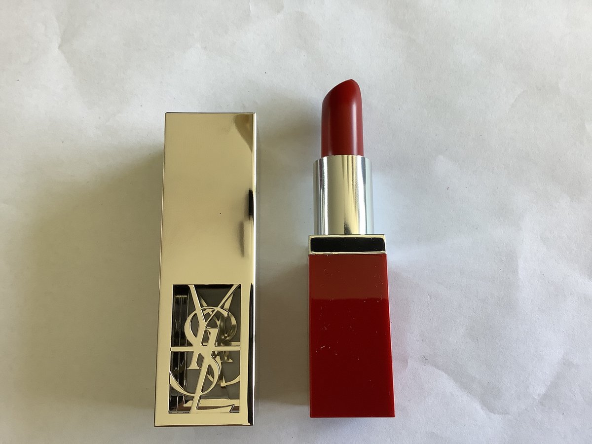 Yves Saint Laurent love collection rouge desir 96