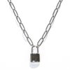 foto van Laura Ferini Dames Ketting Serratura Zilver - Zilverkleurige schakelketting met slotje - 18K witgoud verguld - Halsketting - Collier - Sieraad - Accessoires - Schakelketting - Ketting met Hanger - Slotje