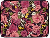 Laptophoes 15.6 inch - Jungle - Bloemen - Patronen - Laptop sleeve - Binnenmaat 39,5x29,5 cm - Zwarte achterkant