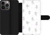 Bookcase Geschikt voor iPhone 13 Pro telefoonhoesje - Meiden - Ballet - Roze - Patronen - Girl - Kids - Kinderen - Met vakjes - Wallet case met magneetsluiting