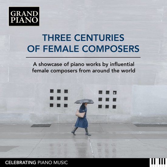 Cd-hoes "Three Centuries Of Female Composers". Een vrouw met paraplu loopt op straat.