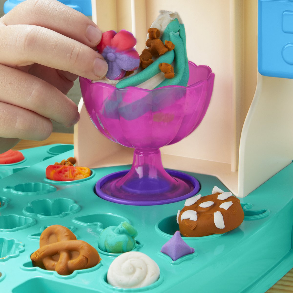 Play-Doh Rainbow Softijs Speelset - Boetseerklei - Inclusief 5 Play-Doh potjes — afbeelding 12
