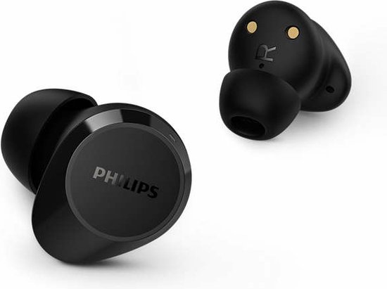 Zwarte oordopjes met Philips logo, in een open zwarte oplaadcase.