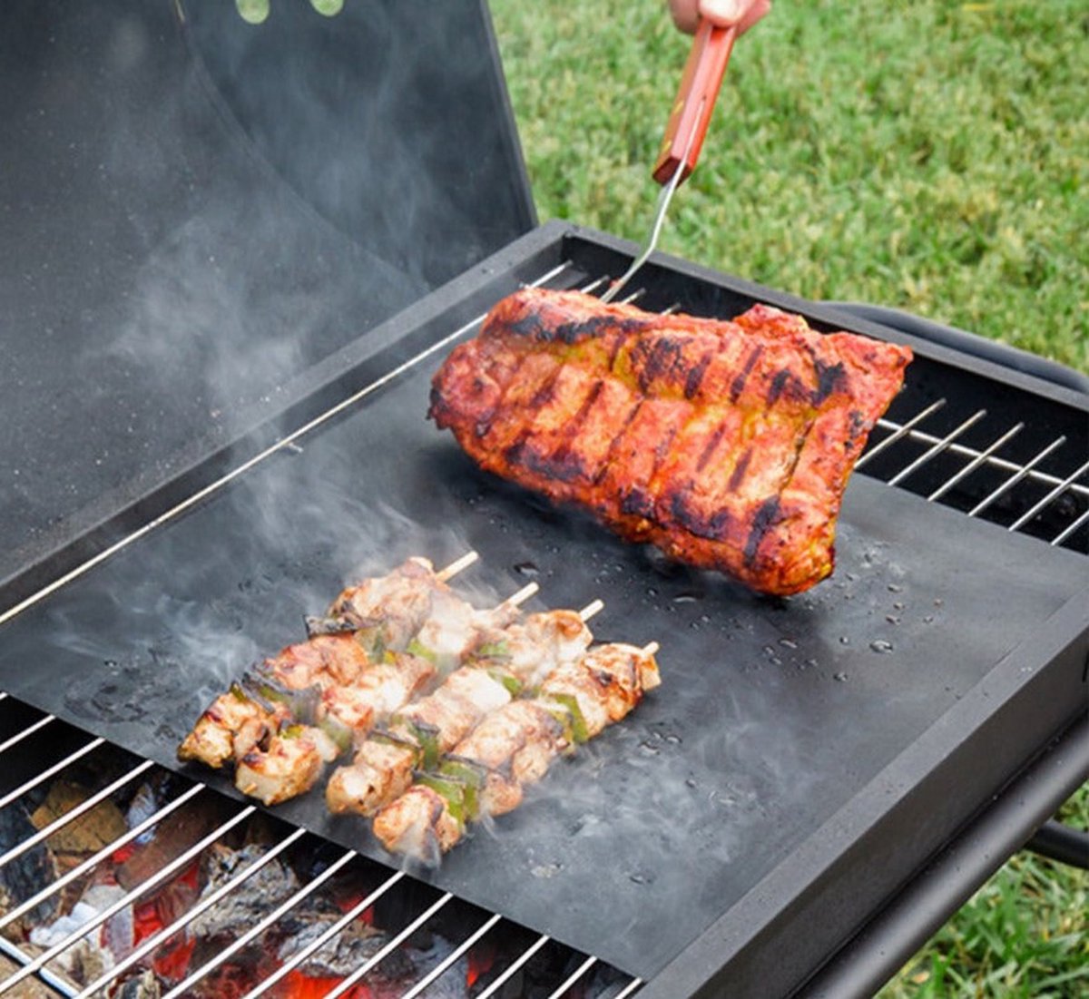 Ovenbeschermers - BBQ Matje - Grill Mat - BBQ Accessoires - Herbruikbaar en niet-klevend! Set van 2 stuks