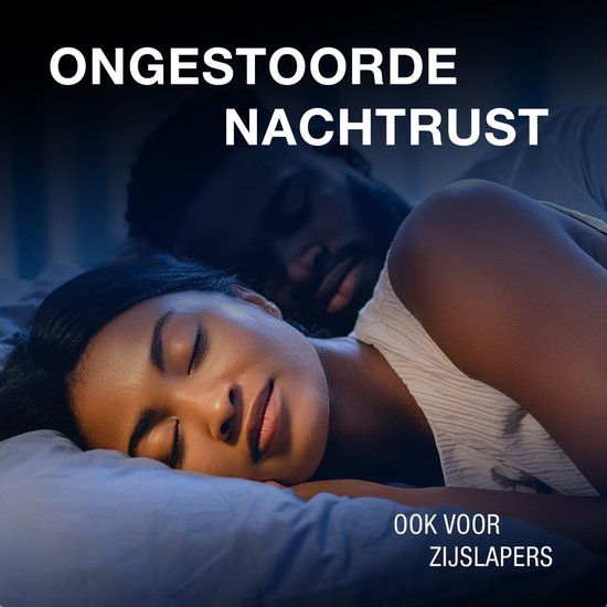 Een stel slaapt in een donkere kamer. Tekst: Ongestoorde nachtrust, ook voor zijslapers.