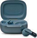 Blauw laadcase voor oordopjes met display waarop twee lachende vrouwen staan.