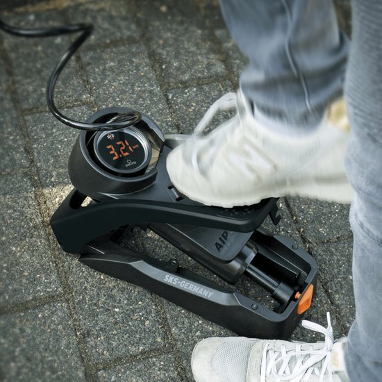 Sks Voetpomp Airstep Digi Manometer 7 Bar Aluminium Zwart van SKS — afbeelding 3
