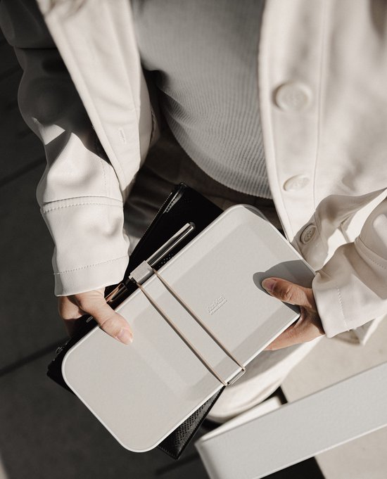 Organiseur de bureau portable Orbitkey avec chargeur sans fil