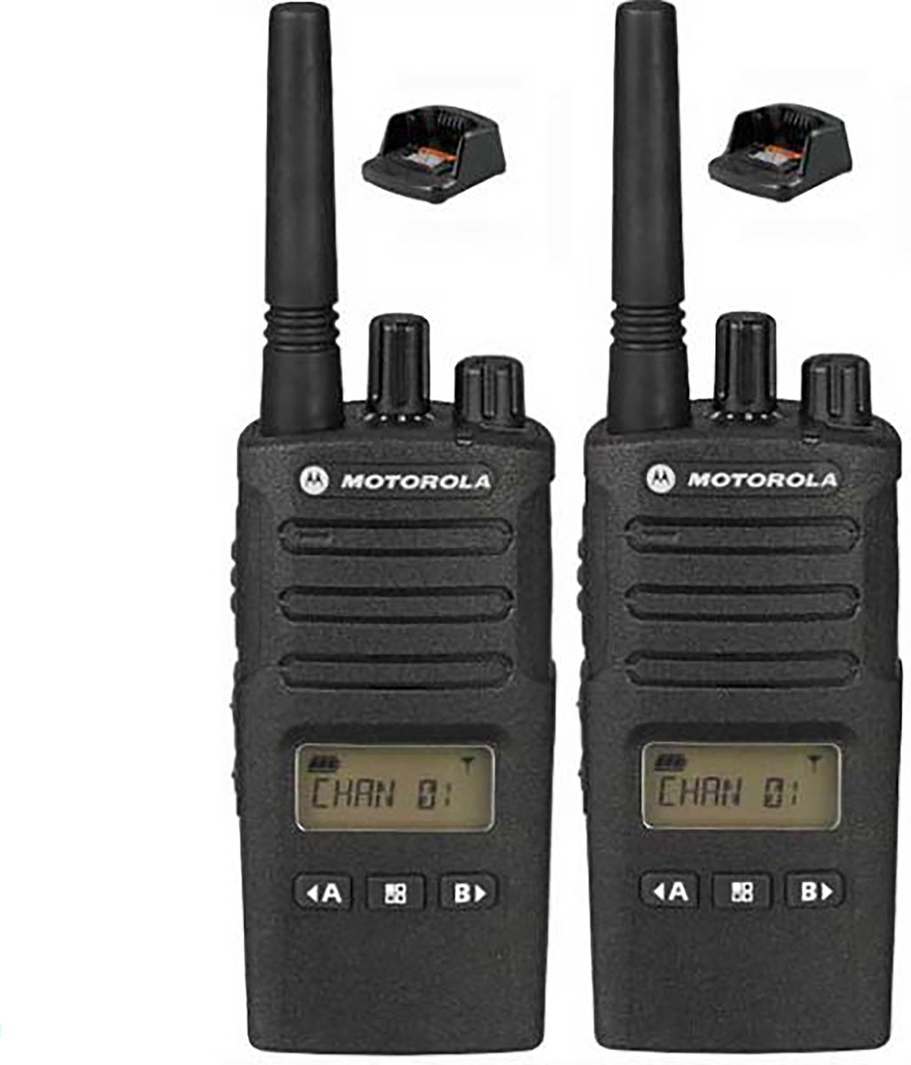 Set van 4 Motorola XT460 IP55 PMR446 met D-shape oortje M1 en tafellader