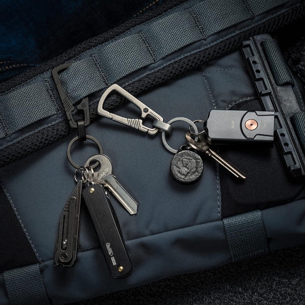 KeyUnity KM04 Titanium Carabiner Keychain Clip EDC Quick Release Keychain Organizer with Key Ring, Sablé KeyUnity KM04 Titanium Carabiner Keychain Clip EDC Quick Release Keychain Organizer with Key Ring, Sablé