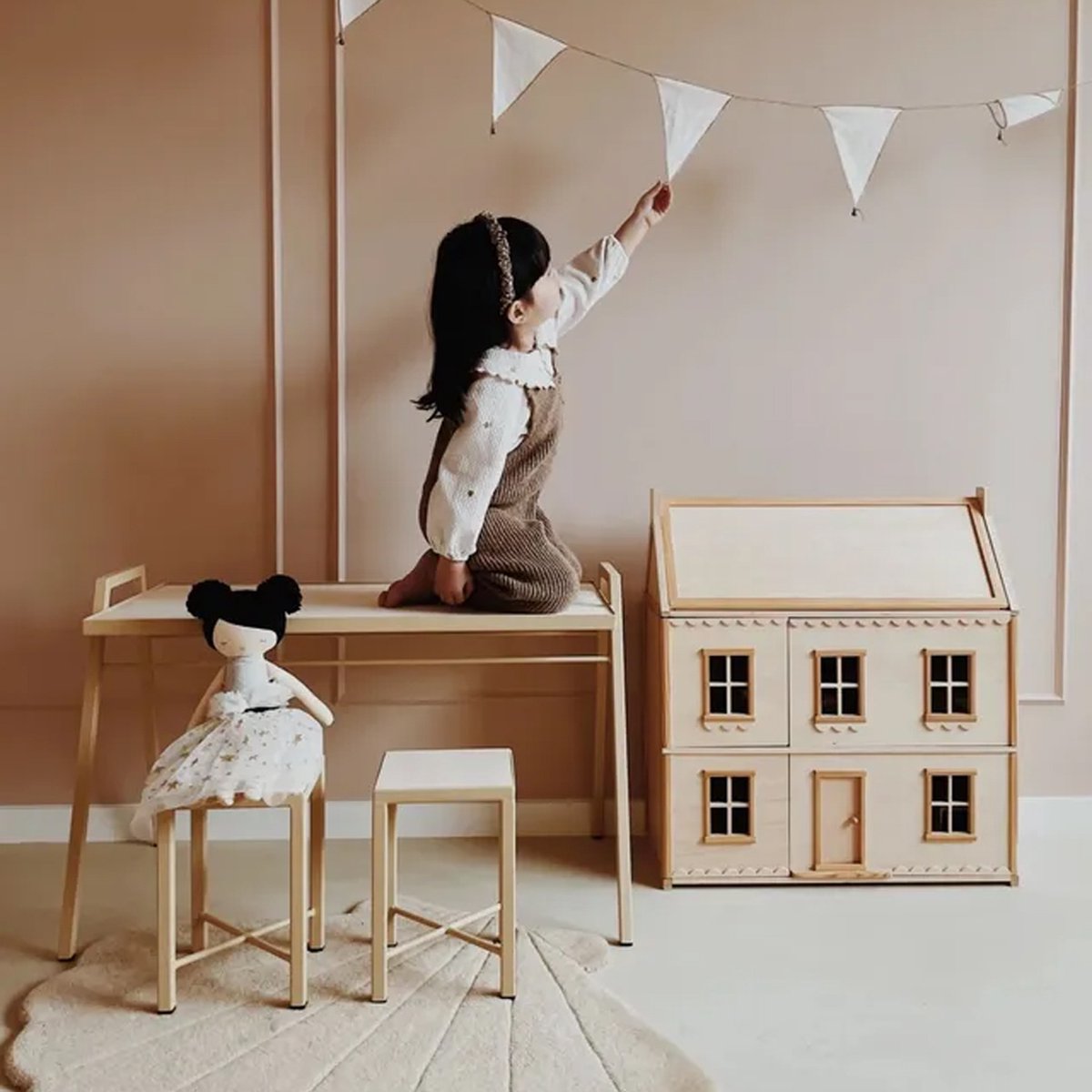 Petite Amélie Houten Poppenhuis Klassiek Naturel - H.16 cm - Geïnspireerd door Franse Huizen - Drie Verdiepingen vol Franse Charme — afbeelding 3