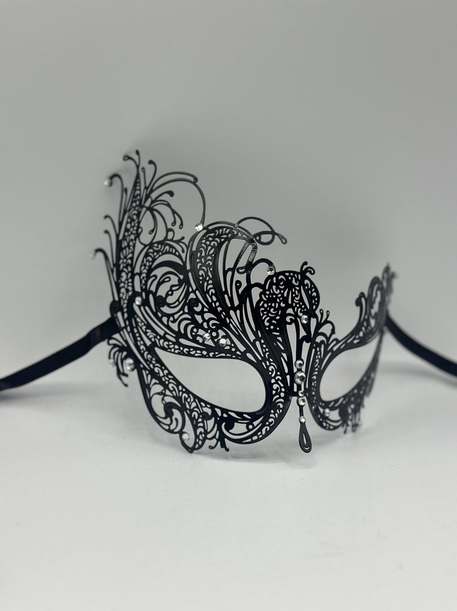 Venetiaans Masker vrouw - elegant zwart metalen masker met glinsterende strass steentjes - Masker carnaval - Masquerade masker - Feest masker - Gemaskerd bal masker met de hand gelaserd - gala masker vrouw - oogmasker carnaval — afbeelding 3
