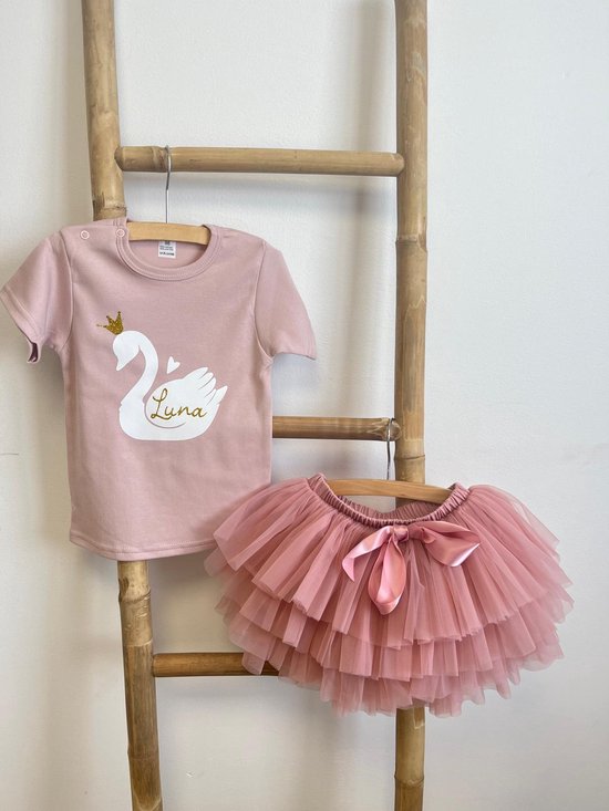 Foto: Verjaardag outfit verjaardagjurk zwaan met naam deep pink tutu set kleedje verjaardag outfit verjaardag kinder verjaardag cakesmash kleding meisje kinderfeestje kleding set zwaan mt 86 