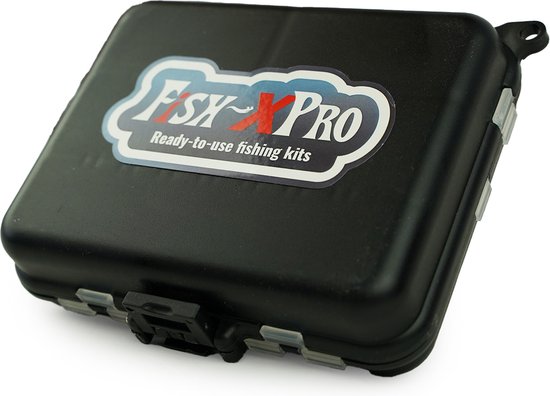 Zwarte gesloten tacklebox met de tekst 'Fish-Xpro Ready-to-use fishing kits'.