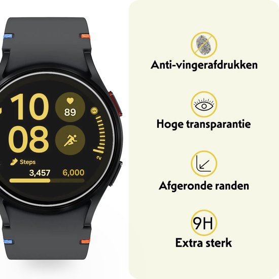 Zwarte smartwatch met een screenprotector met anti-vingerafdrukken, hoge transparantie en afgeronde randen.