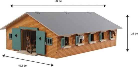 Houten paardenstal met rode bakstenen gevel, grijze dak, groene deuren, maatindicatie.