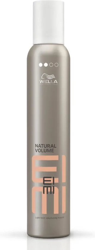Wella EIMI Natural Volume mousse, 300ml, in zilveren spuitbus met roze logo.