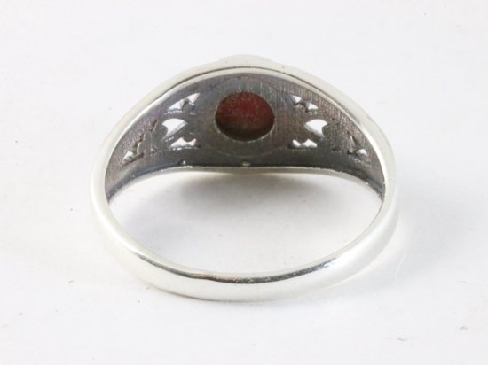 Bague en argent ajourée avec pierre de corail rouge - taille 19,5