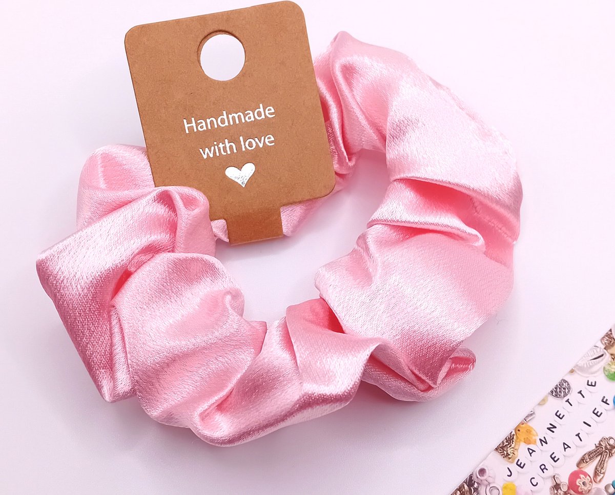 Jeannette-Creatief® - Scrunchie - Ballet Roze Scrunchie - Scrunchie - Ballet - Roze Scrunchie - Lichtroze - Roze - Haarsieraad - Haarelastiek - Scrunchies - Valentijn - Valentijnscadeau - Valentijnstip - Love - Cadeautip