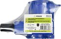 Blauwe haakse connector, verpakt in plastic. Label toont 'CEE HAAKSE CONTAKTTEKKER + STOPCONTACT', 'CEE RECHTWINKELIGE KONTAKTTEKKER + STECKDOS', '16A/220V MAX.3680W' en 'IP44'.