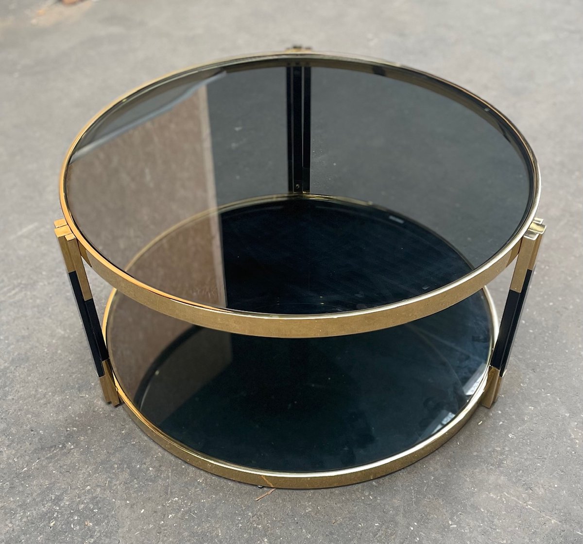 Mbc-living - salontafel rond - smoke glas - zwart met goud - 100cm doorsnede